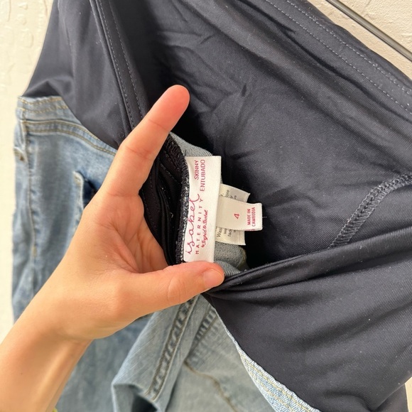 Isabel Maternity Light Wash Distressed Over Belly Jeans Size 4 - Picture 6 of 6